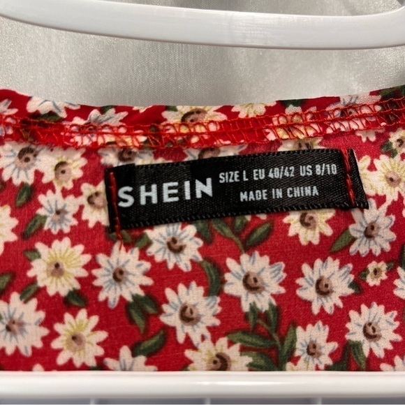 NWOT Red tie up daisy festival crop top - Picture 5 of 6